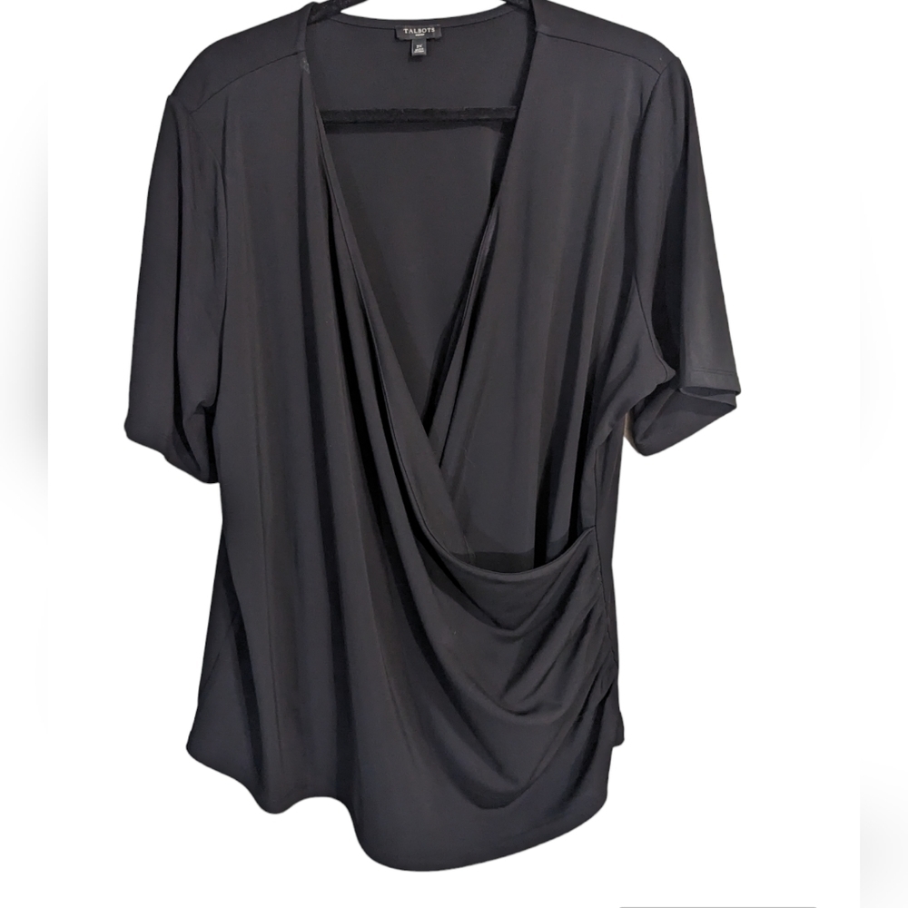 Talbot's cross over blouse size 2X in black.  Short sleeves.
